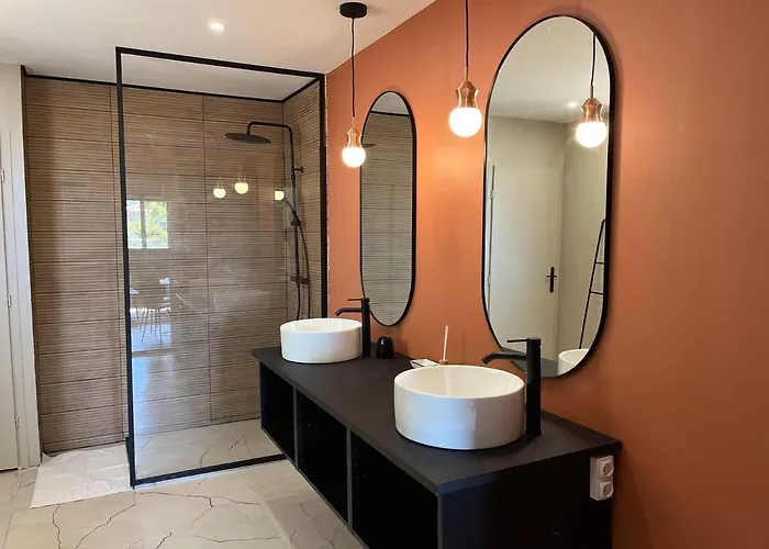 Les Camelias Proche La Rochelle *